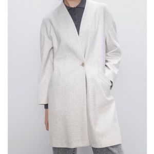 Zara Plaid Tan Off-White One-Button Coat
Pockets